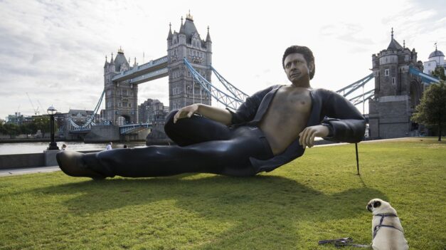Giant Statue of Jeff Goldblum Erected in London