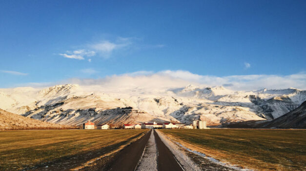 Journy Partners with Under30Experiences